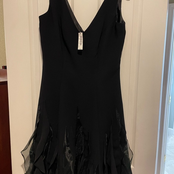 NWT White House Black Market Little Black Dress - Picture 8 of 11